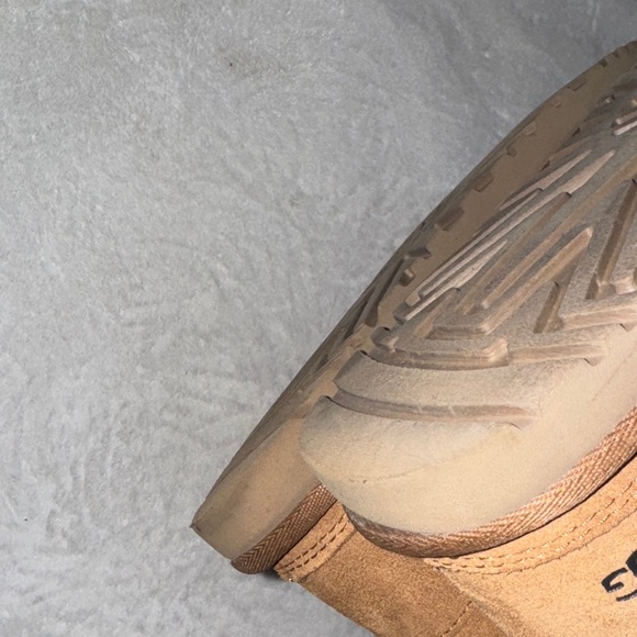 UGG Neumal Winter Boots - Picture 5 of 9